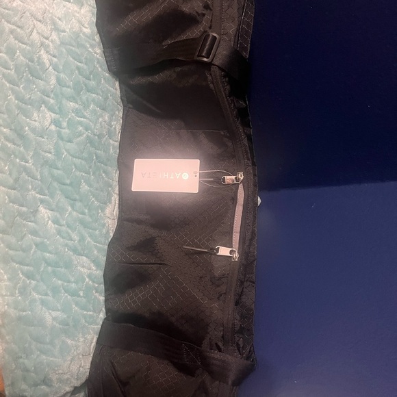 Athleta Black Quilted Yoga Bag - Picture 2 of 2